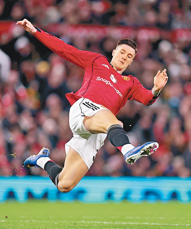 曼聯前鋒 班捷文施斯高41p1.jpg