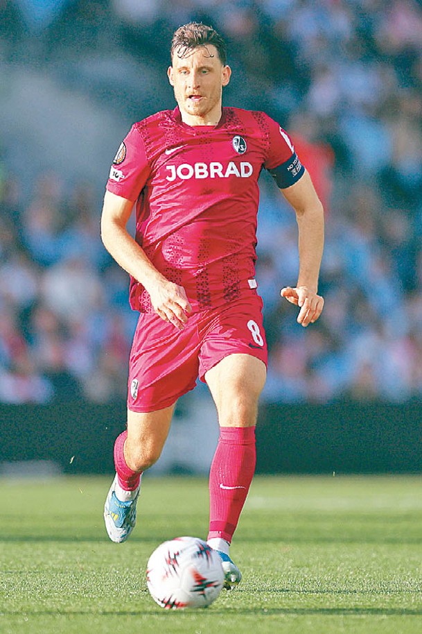 艾格史甸 弗賴堡中場13p1.jpg