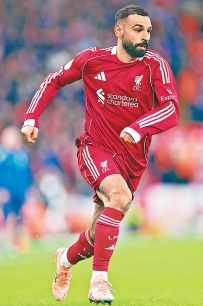 [东方报]歐冠：臨危搶芬利物浦要大翻身[11-26]