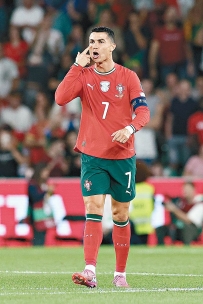 [东方报]世盃歐洲：葡萄牙搶韁半場入球騷[11-13]