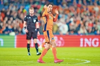 [东方报]世盃歐洲：迪比入球停不了荷蘭搶芬大搏甩髀[10-12]