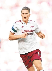 [东方报]英超：利物浦後防甩轆讓唔起 阿仙奴打不死[08-31]