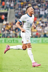 [东方报]世盃歐洲：見好就收法國細味冰島[09-09]