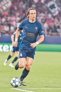 [东方报]欧冠：雷斯倒戈帕福斯半和頂得住[01-21]